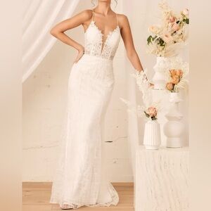 Size 2 wedding dress, never worn, still has tags on it